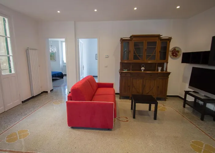 Appartement Di 5 Locali,8 Posti Letto Vista Mare Varazze