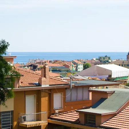 Di 5 Locali,8 Posti Letto Vista Mare Varazze